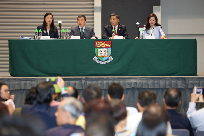 (由左至右) 廖玉玲女士、主席温頌安先生、潘燊昌博士、譚張翠芬女士