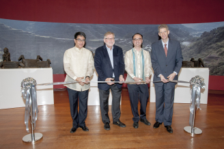 (From left) Ribbon-cutting ceremony by Deputy Consul General of Consulate General of the Philippines in Hong Kong Roderico C Atienza, Chairman of Asian Art:Future Martin Kurer, Secretary of Foreign Affairs of the Republic of the Philippines Sec Alan Peter Cayetano and UMAG Director Florian Knothe.
