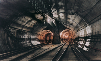 MTR crossover tunnel, 1979 ©Heather Coulson