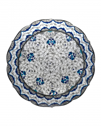 Plate with golden horn pattern
