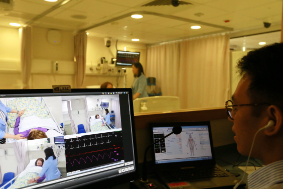 港大護理學院緊貼國際護理教學的最新趨勢，把創新的科技元素融入護理學學士（全日制）課程中，讓護理學學生更能掌握護理應用科技。