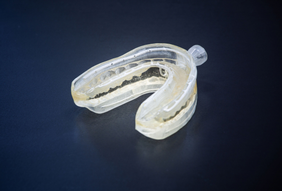 Prototype of mouth guard device with micro-scale mist injection function
