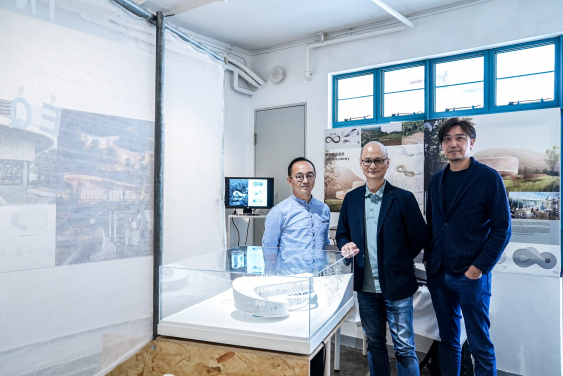 Exhibitors William Tam (second left), Associate Professor of Practice, Department of Architecture, HKU and alumnus Stephen Chan (right), , were interviewed by Thomas Tsang (left), Associate Professor, Department of Architecture, HKU.