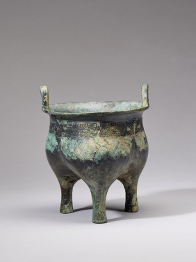 Li with cloud design
Cast and chased bronze
China, Shang dynasty (c.1600-c.1046 BCE)
HKU.B.1955.0171