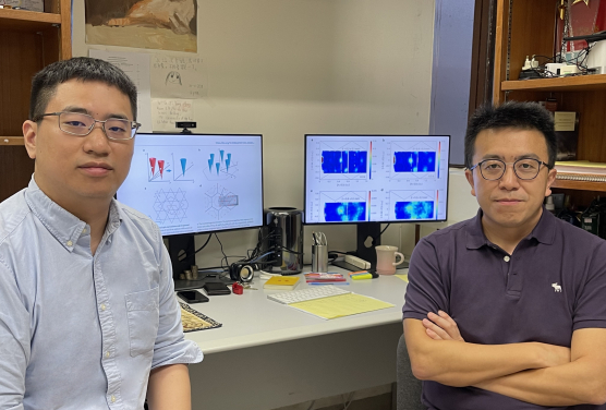 香港大學物理學系的周成康博士（左）和孟子楊教授（右）