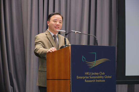 Professor Xiang ZHANG, JP, President and Vice-Chancellor of The University of Hong Kong, delivers welcoming remarks.
 