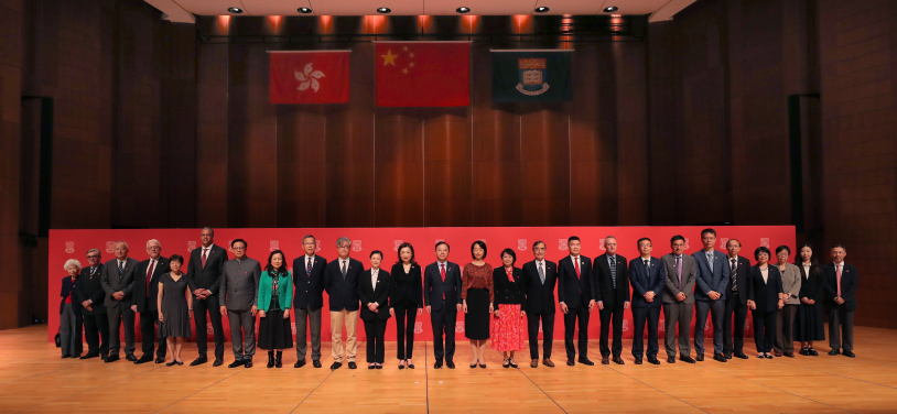 The University of Hong Kong (HKU) held a flag-raising ceremony today (July 1) to commemorate the 27th anniversary of the establishment of the Hong Kong Special Administrative Region (HKSAR).