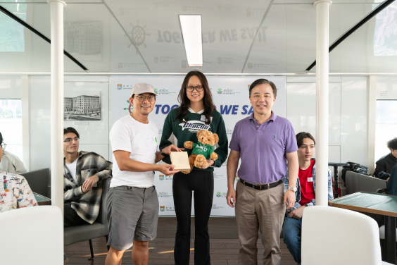 HKU President Sails with 100 Students on Victoria Harbour to embracing ...