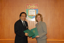 HKU has signed a renewed Memorandum of Understanding and an Addendum with the University of Toronto for joint educational placements for doctoral students